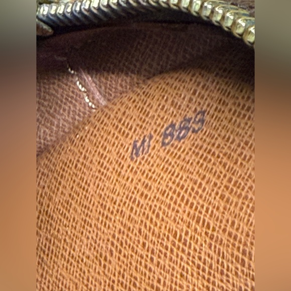 LOUIS VUITTON-MI883 Jeunefille Monogram Canvas Crossbody Bag - Picture 14 of 16